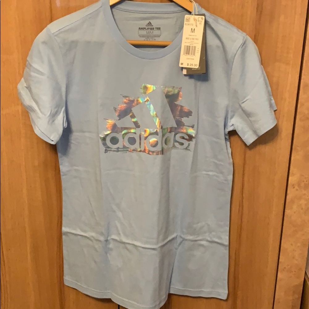 Beautiful Adidas Amplifier tee!